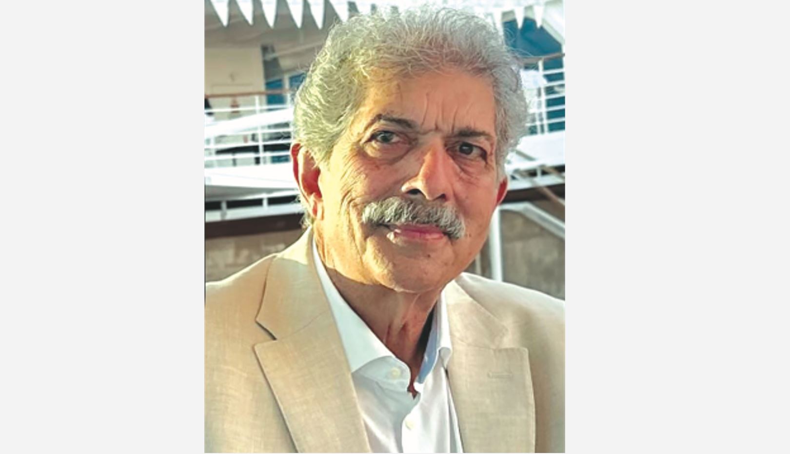 Top businessman mourned
